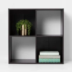 4 Cube Decorative Bookshelf - Room Essentialsā¢