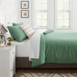 Easy-Care Duvet Cover & Sham Set - Room Essentialsā¢