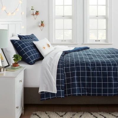 Reversible Microfiber Grid Comforter - Room Essentialsā¢